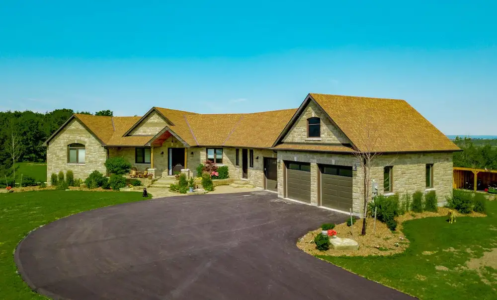 Shingles project by Reid’s Roofing